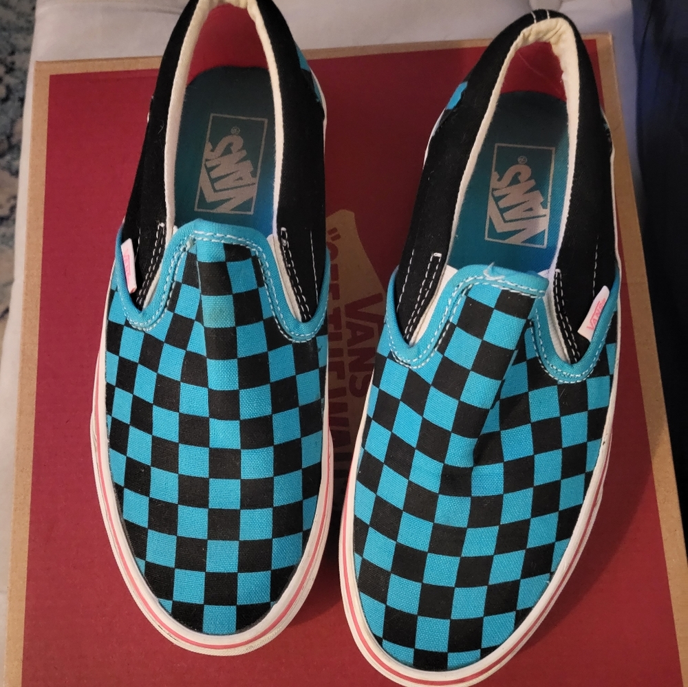 Women's 7.5 teal vans